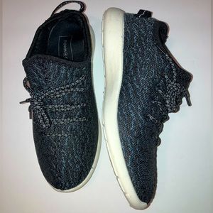 Foam and Focus Heather Runner Sneaker | women's Size 6 | NWT